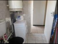 Bathroom 1 - 7 square meters of property in Horison