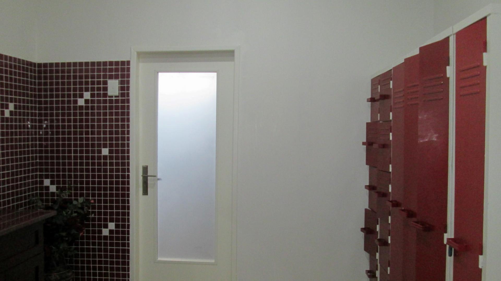 Main Bathroom - 48 square meters of property in Linbro Park A.H.