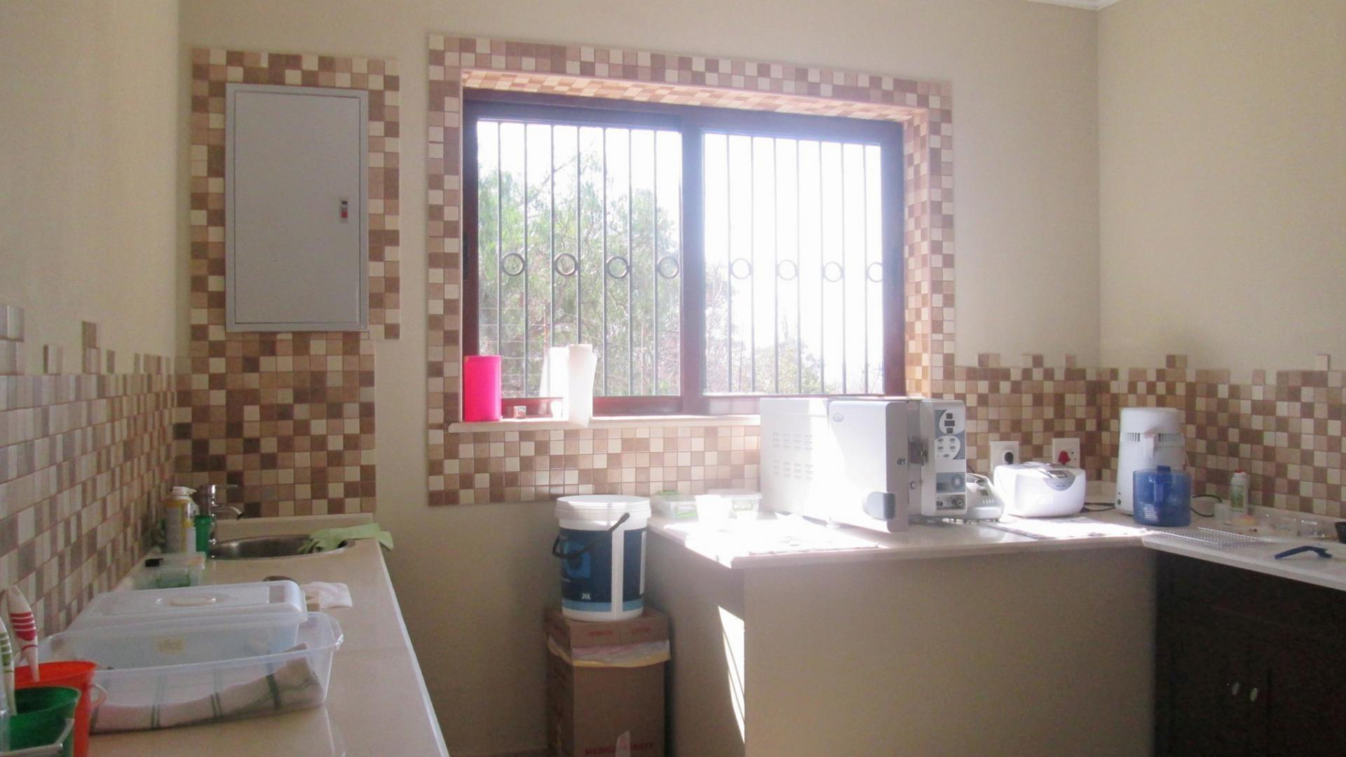 Rooms - 203 square meters of property in Linbro Park A.H.