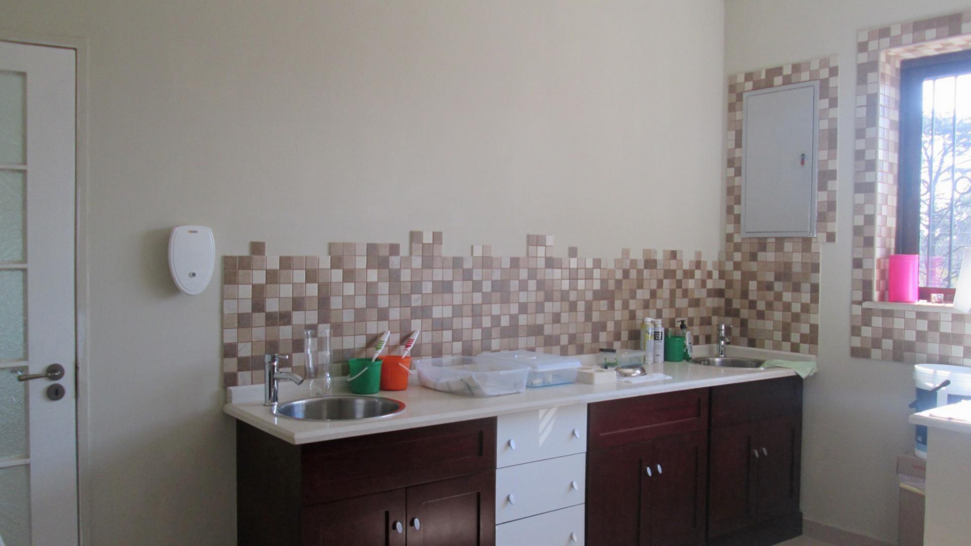 Rooms - 203 square meters of property in Linbro Park A.H.