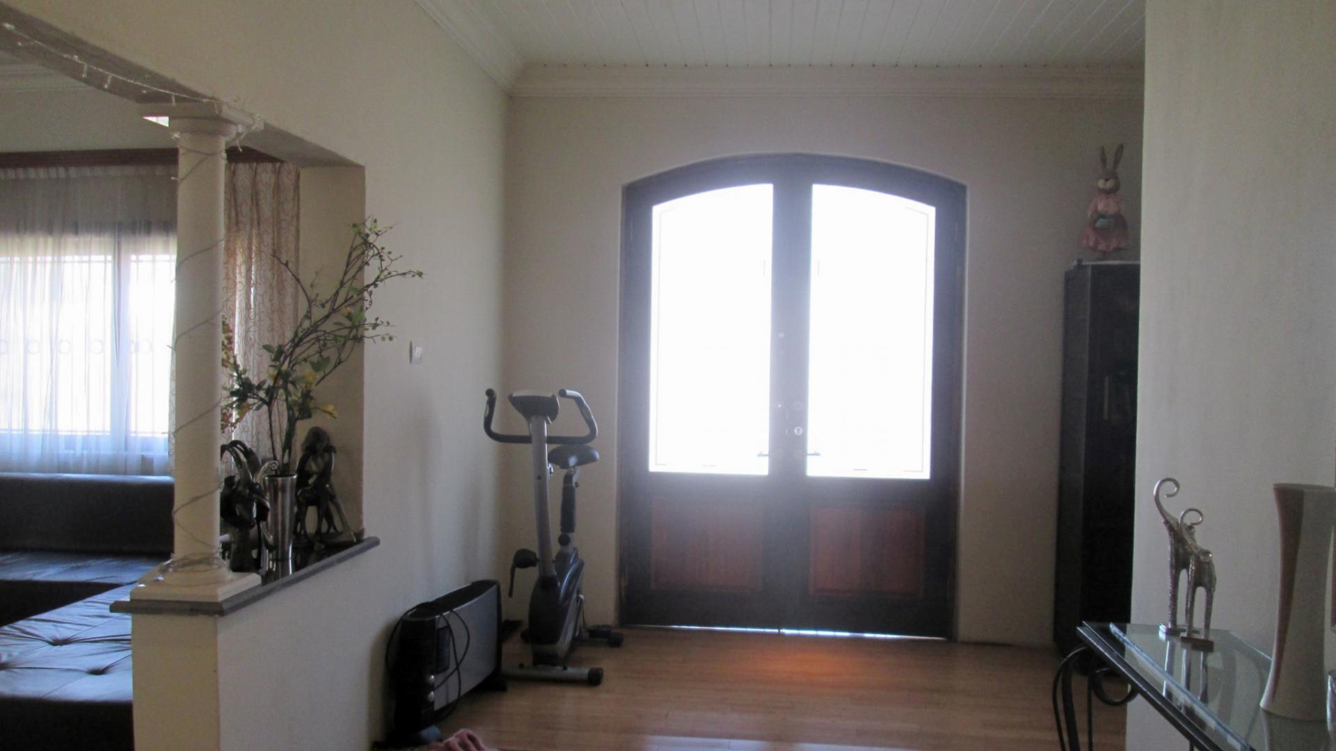 Spaces - 86 square meters of property in Linbro Park A.H.