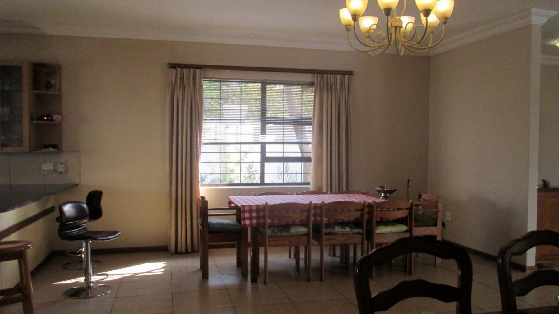 Dining Room - 74 square meters of property in Linbro Park A.H.