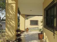Patio - 115 square meters of property in Linbro Park A.H.