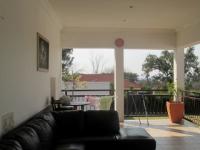 Patio - 115 square meters of property in Linbro Park A.H.