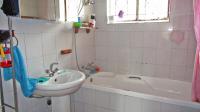 Main Bathroom - 4 square meters of property in Mayberry Park