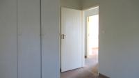 Bed Room 1 - 11 square meters of property in Constantia Kloof