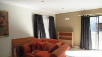Lounges - 19 square meters of property in Van Riebeeckpark