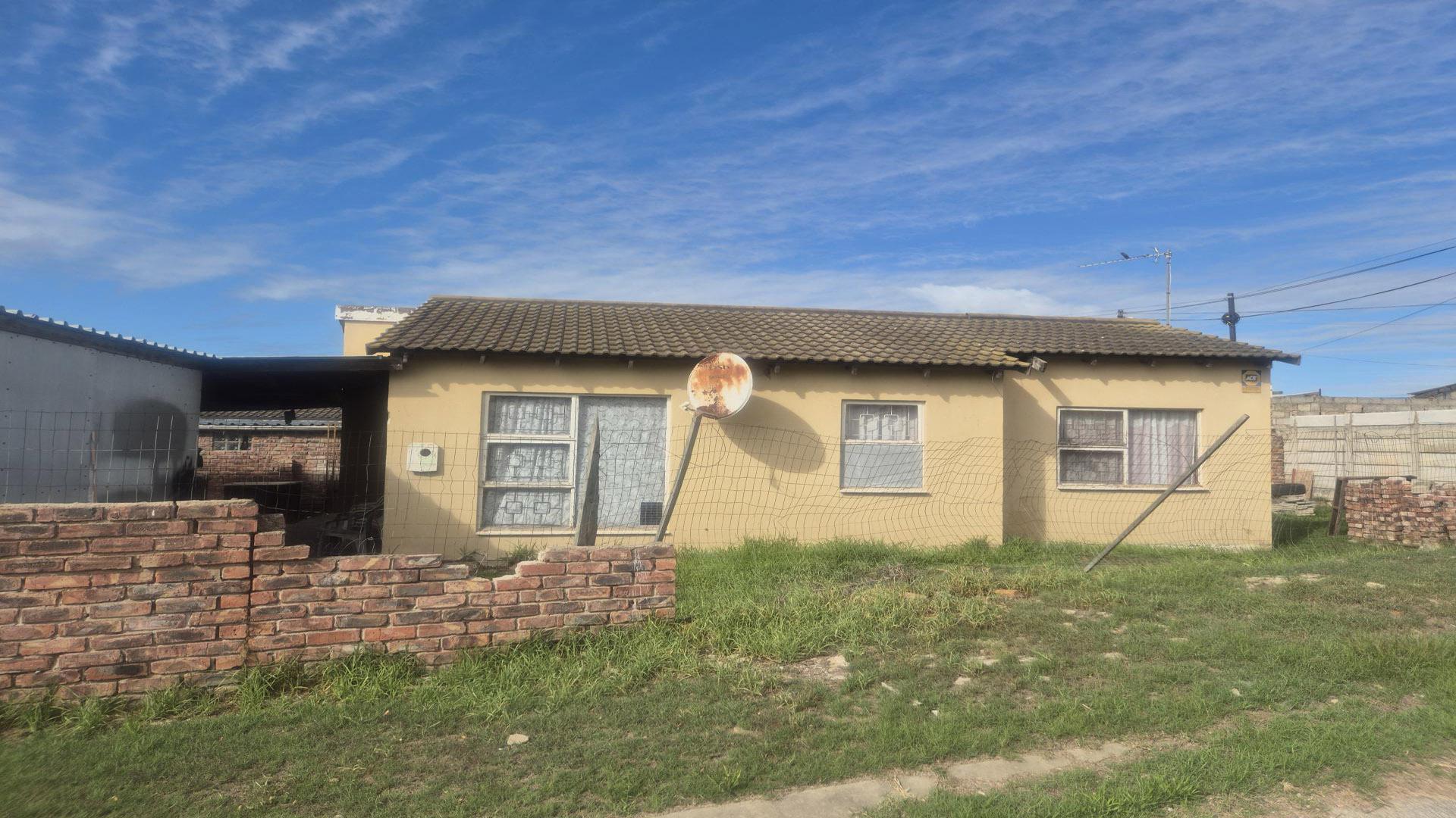 Front View of property in Bloemendal