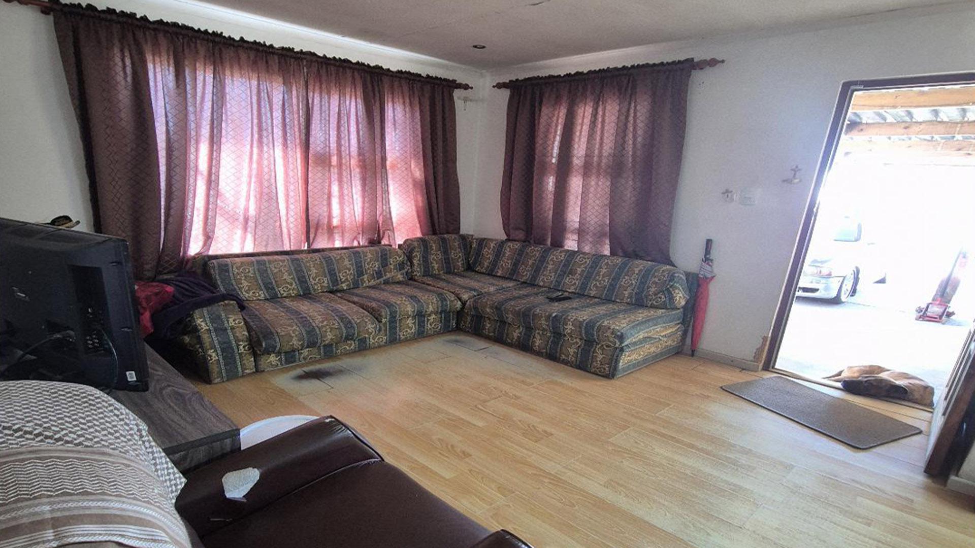 Lounges of property in Bloemendal