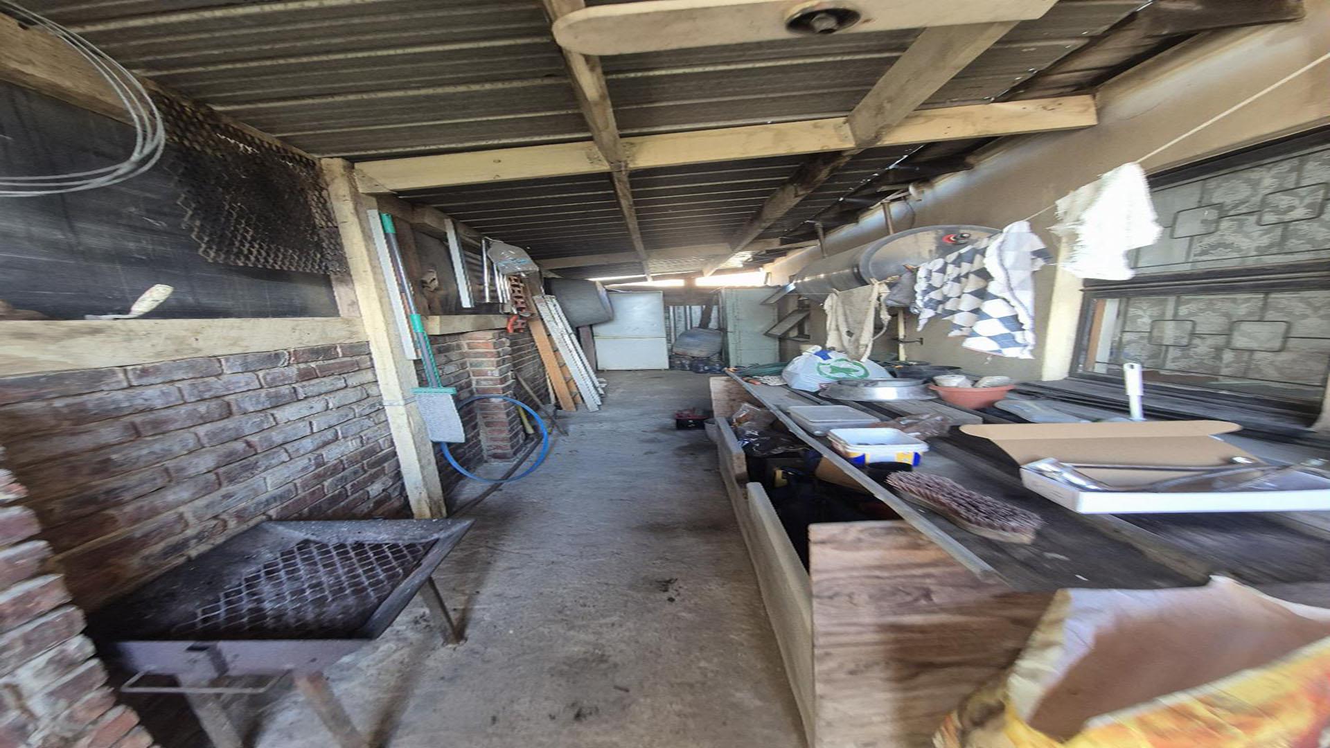 Spaces of property in Bloemendal