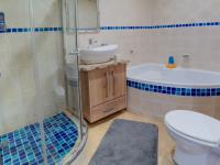 Bathroom 3+ - 13 square meters of property in Midrand