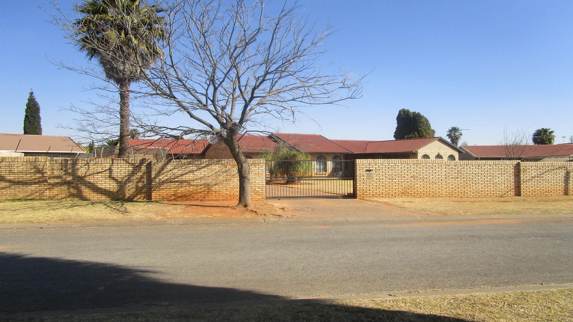 Front View of property in Boksburg