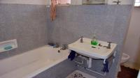 Main Bathroom - 7 square meters of property in Pelham