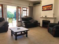 Lounges - 21 square meters of property in Leonard