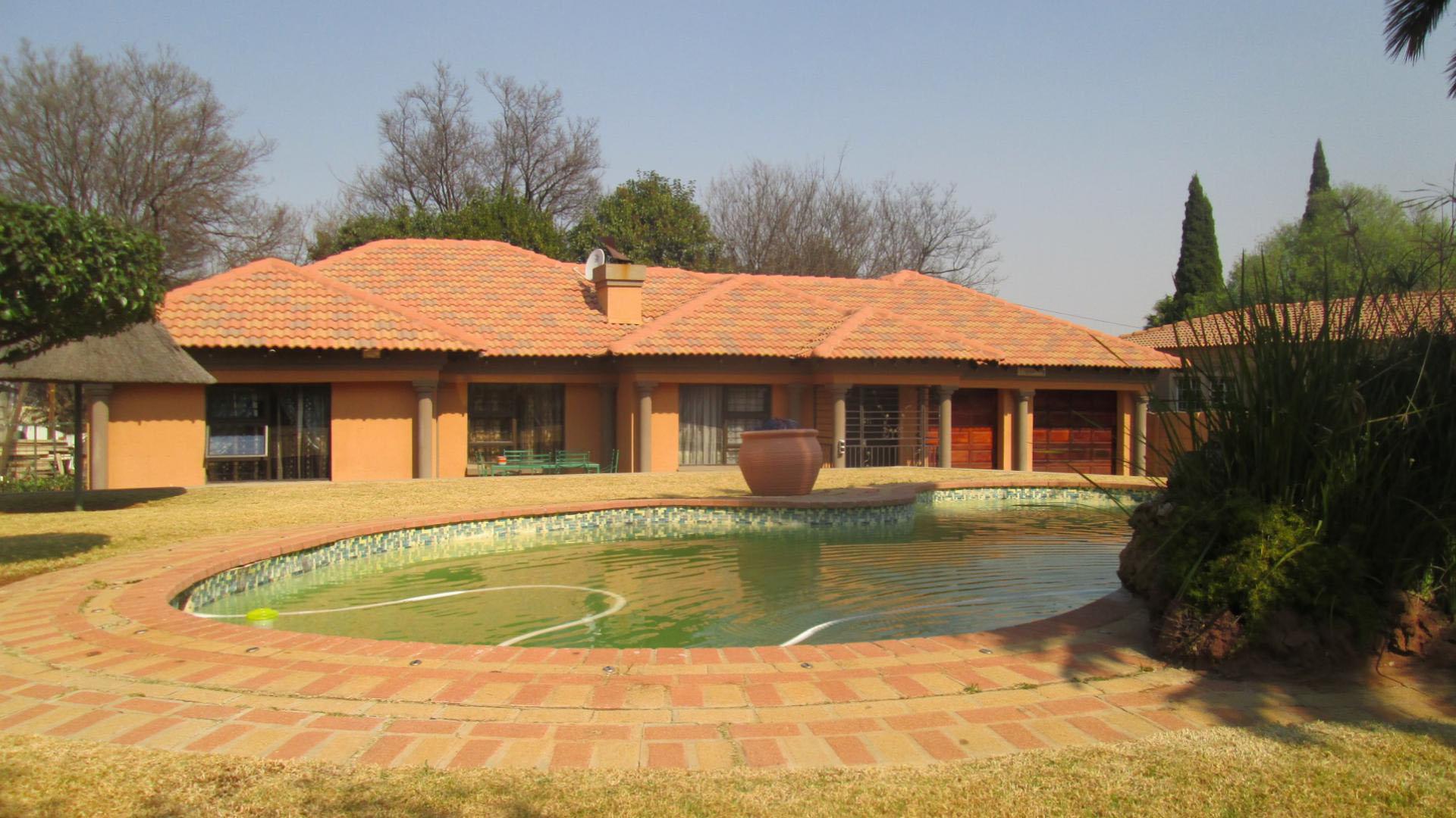 Front View of property in Benoni