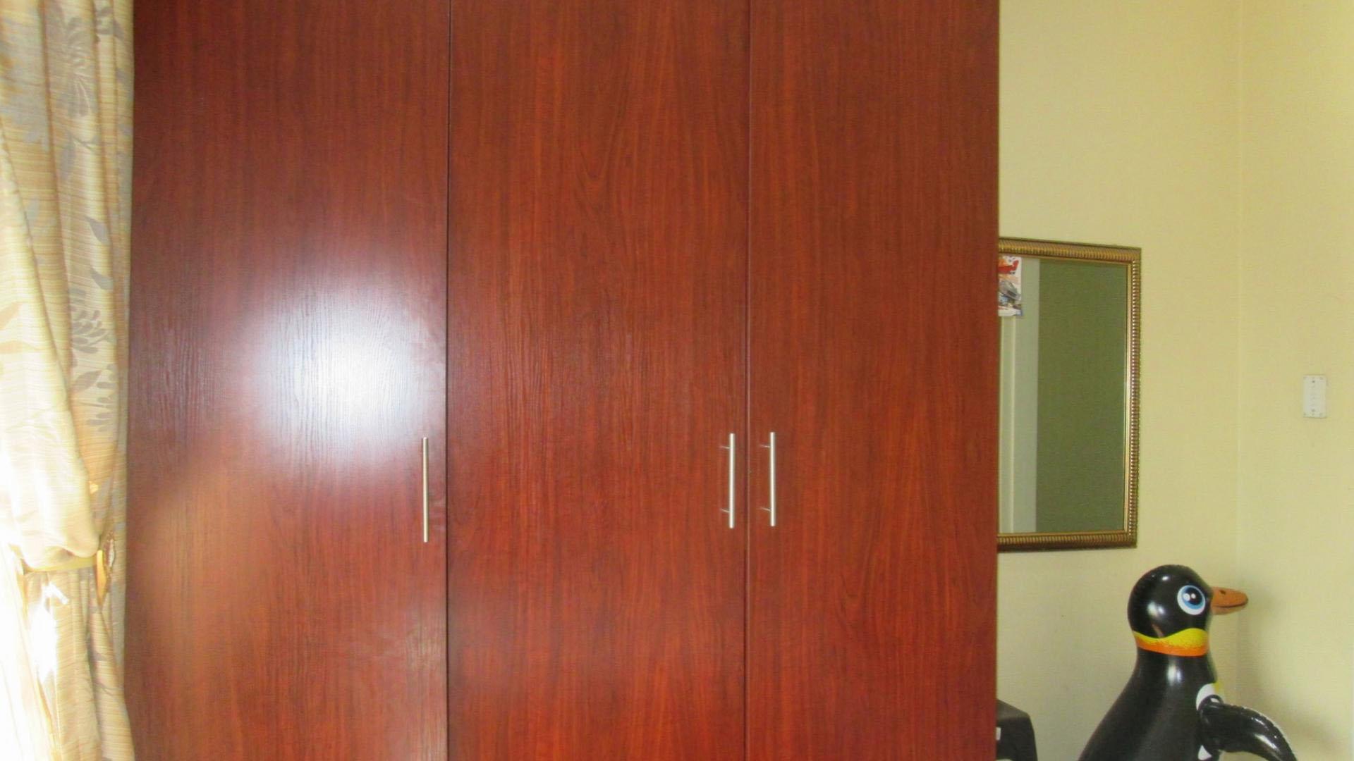 Bed Room 2 - 12 square meters of property in Benoni