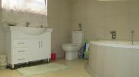 Bathroom 1 - 7 square meters of property in Benoni