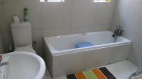 Bathroom 2 - 6 square meters of property in Benoni