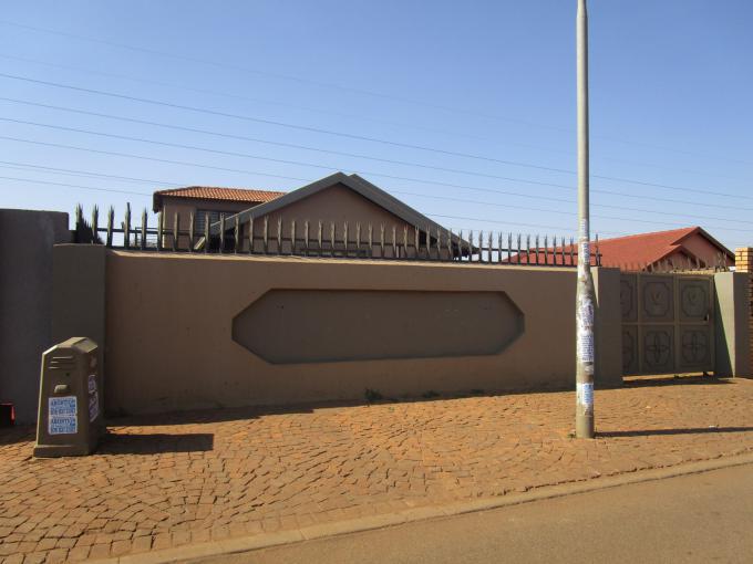 3 Bedroom House for Sale For Sale in Soweto - Home Sell - MR164925