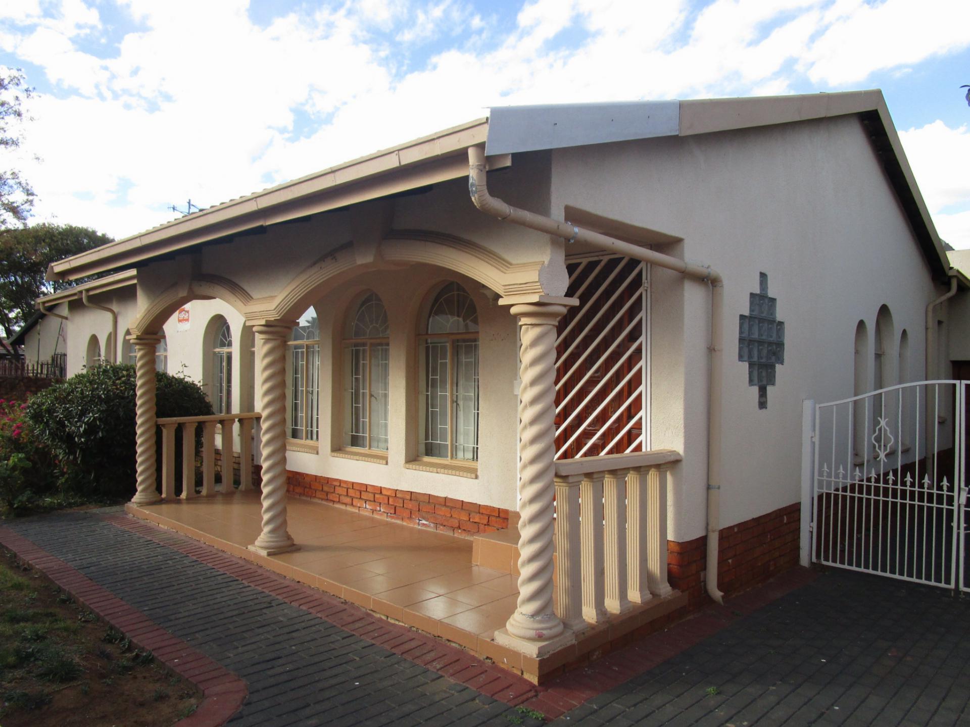 Front View of property in Lenasia South