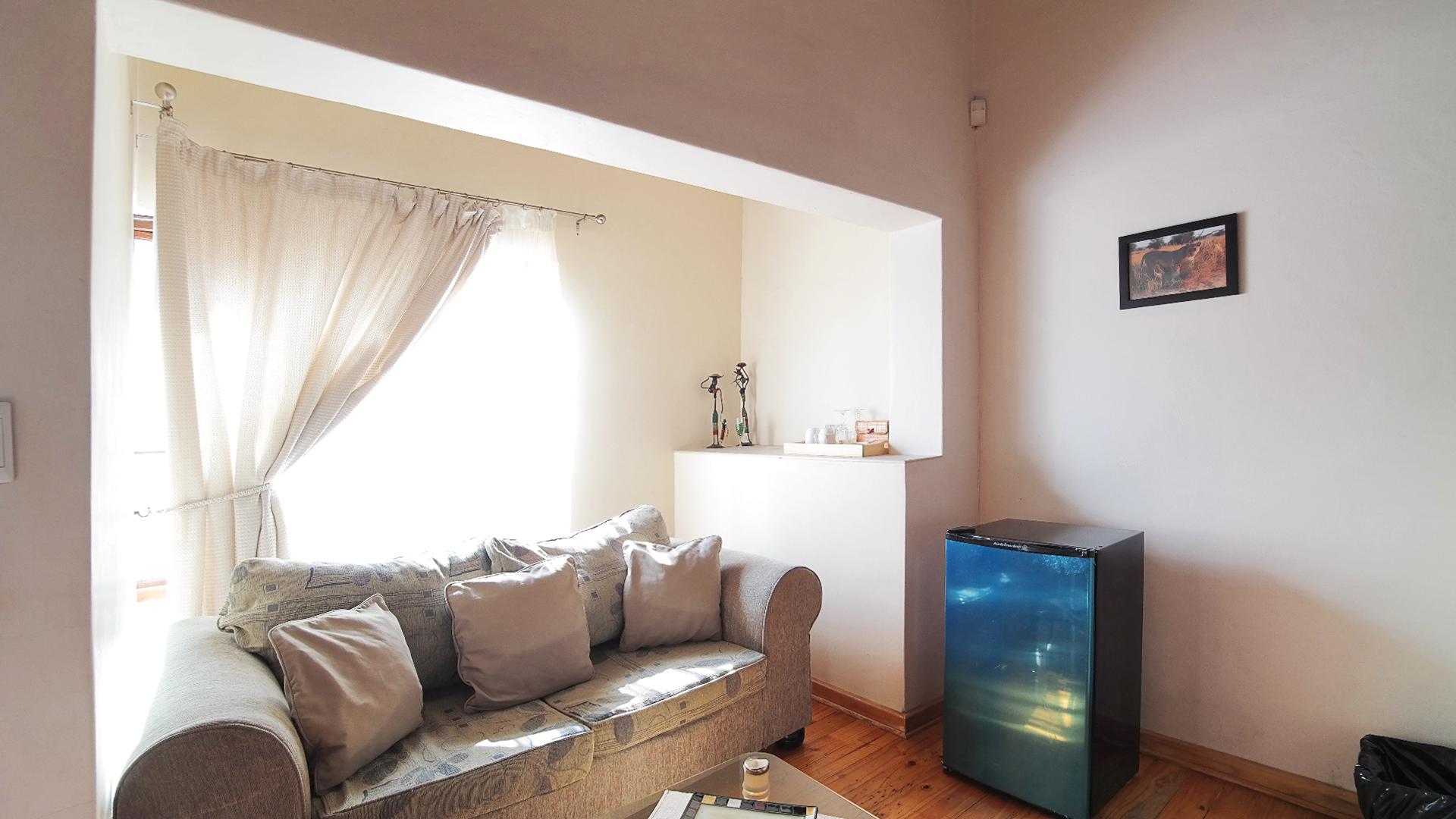 Main Bedroom - 35 square meters of property in Montana Park