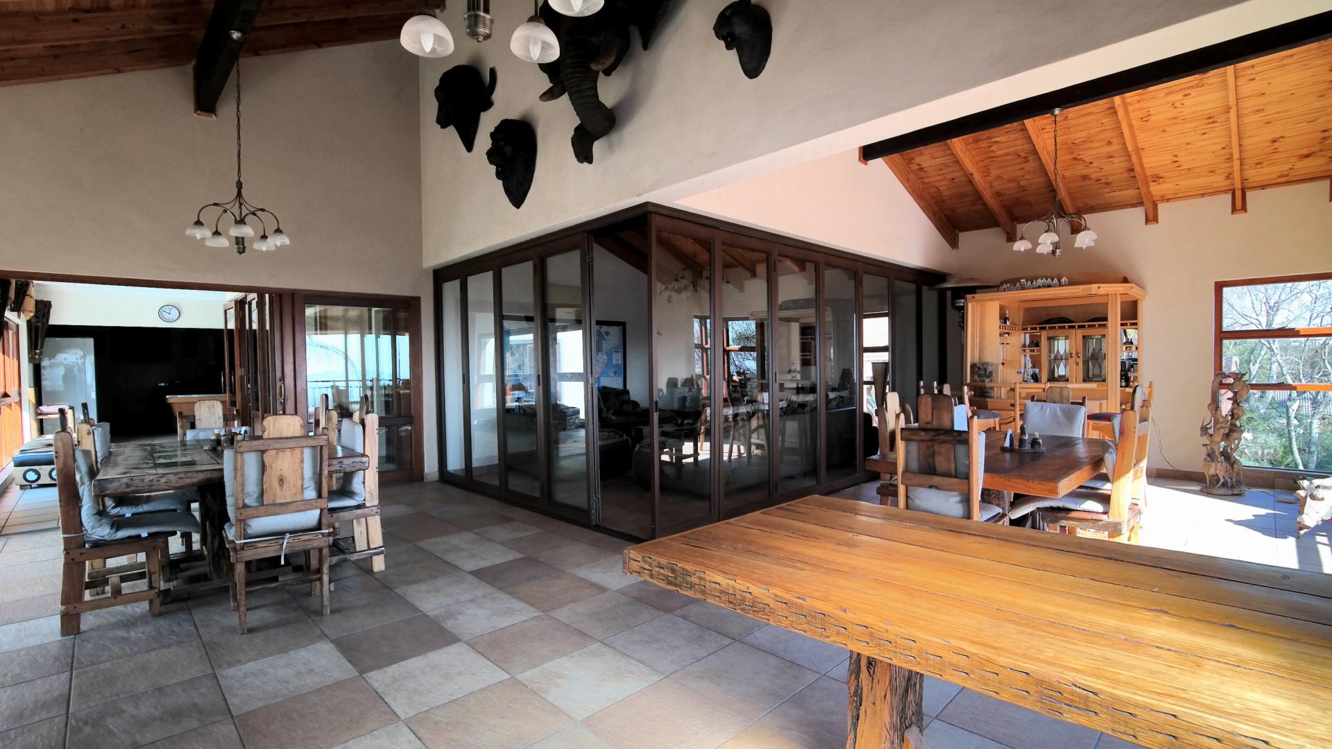 Patio of property in Montana Park