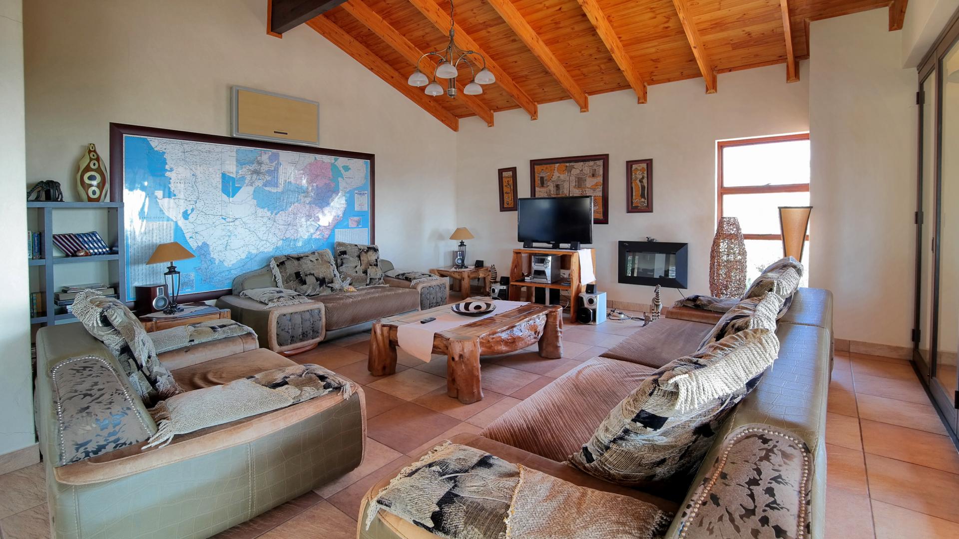 TV Room - 31 square meters of property in Montana Park