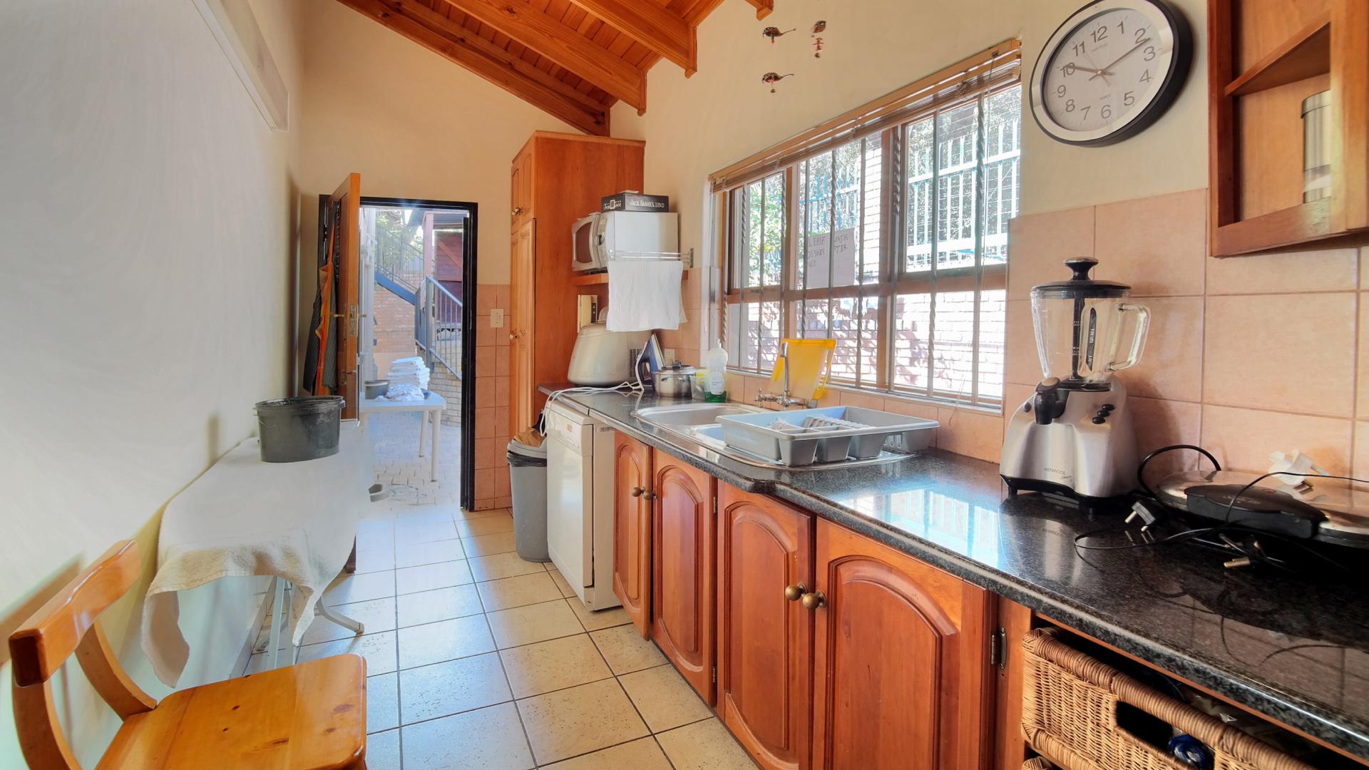 Kitchen - 29 square meters of property in Montana Park