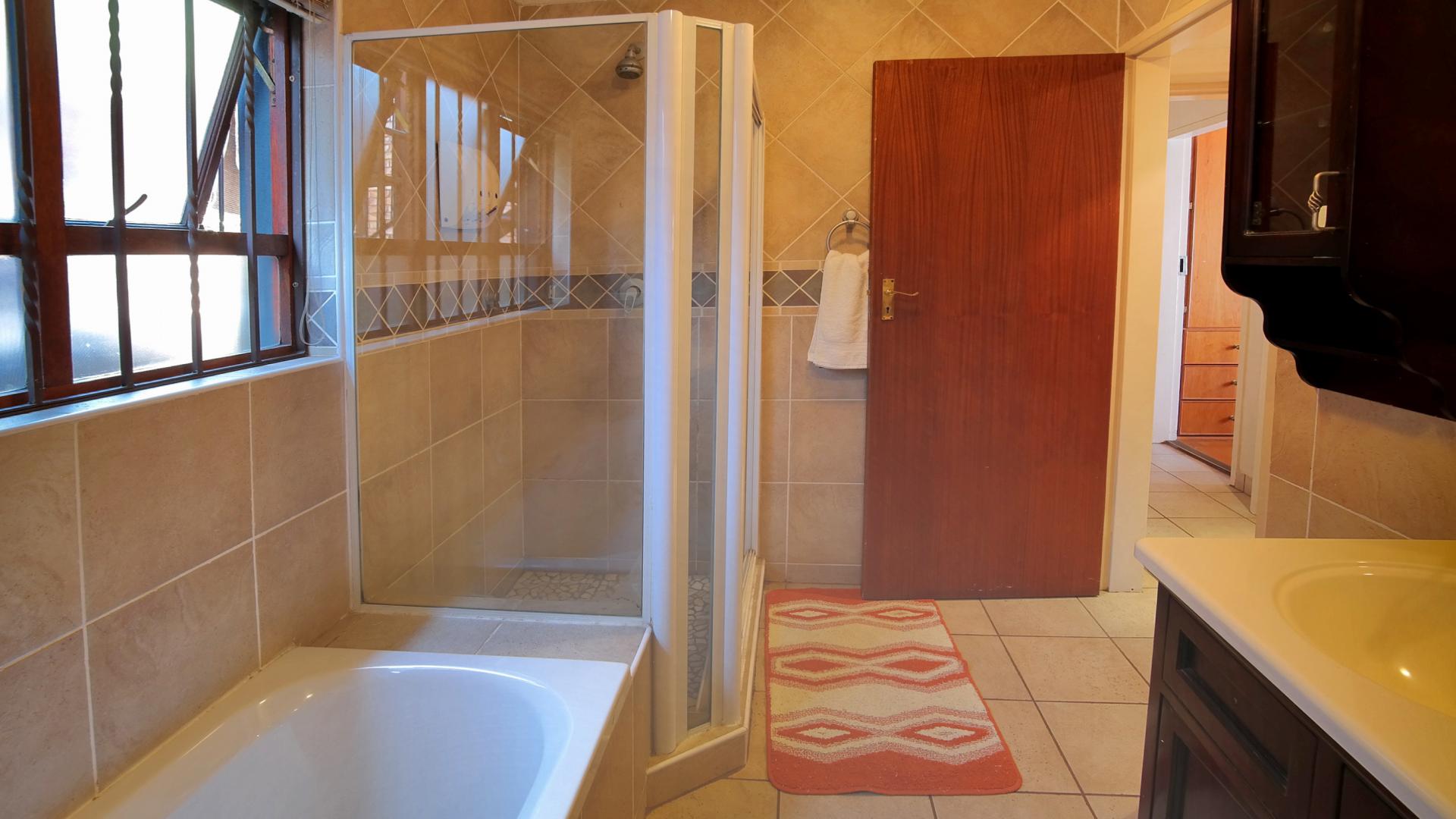 Bathroom 1 - 5 square meters of property in Montana Park