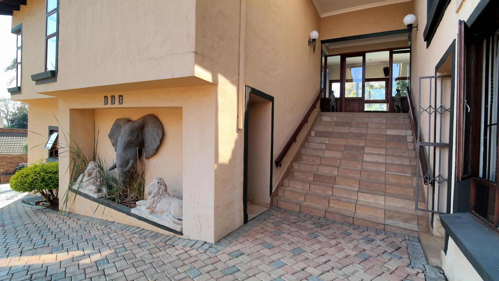 Front View of property in Montana Park