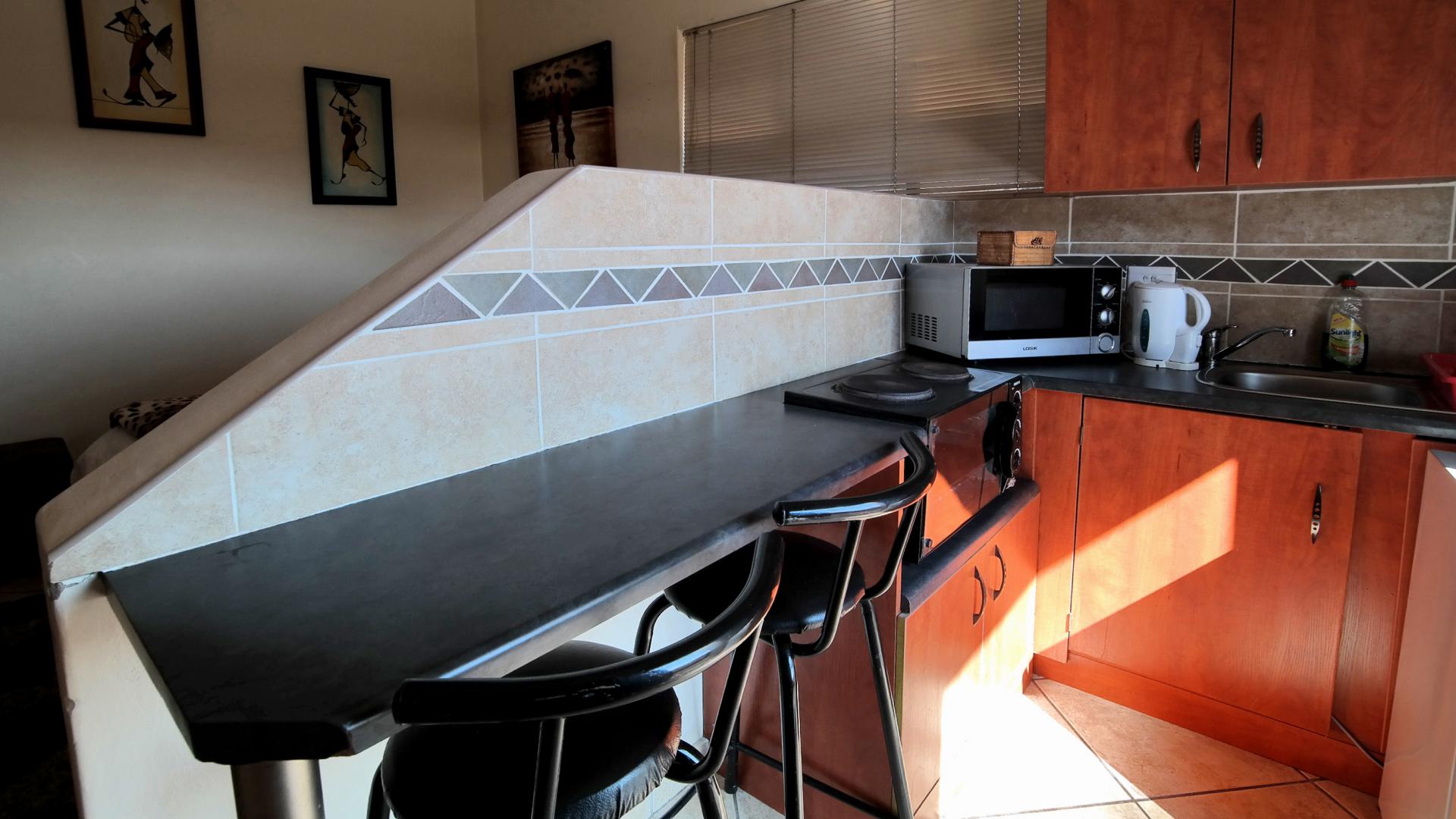 Kitchen - 29 square meters of property in Montana Park