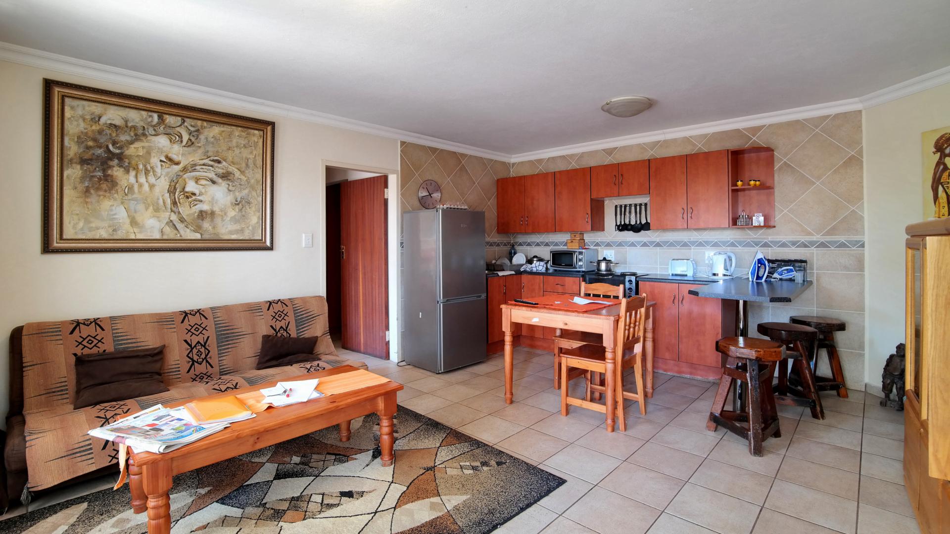 Lounges - 47 square meters of property in Montana Park