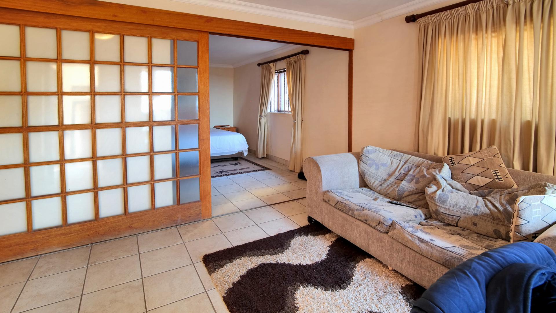 Lounges - 47 square meters of property in Montana Park