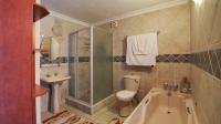 Bathroom 3+ - 49 square meters of property in Montana Park