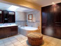 Main Bathroom - 20 square meters of property in Montana Park