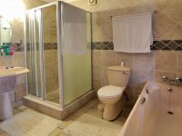 Bathroom 3+ - 49 square meters of property in Montana Park