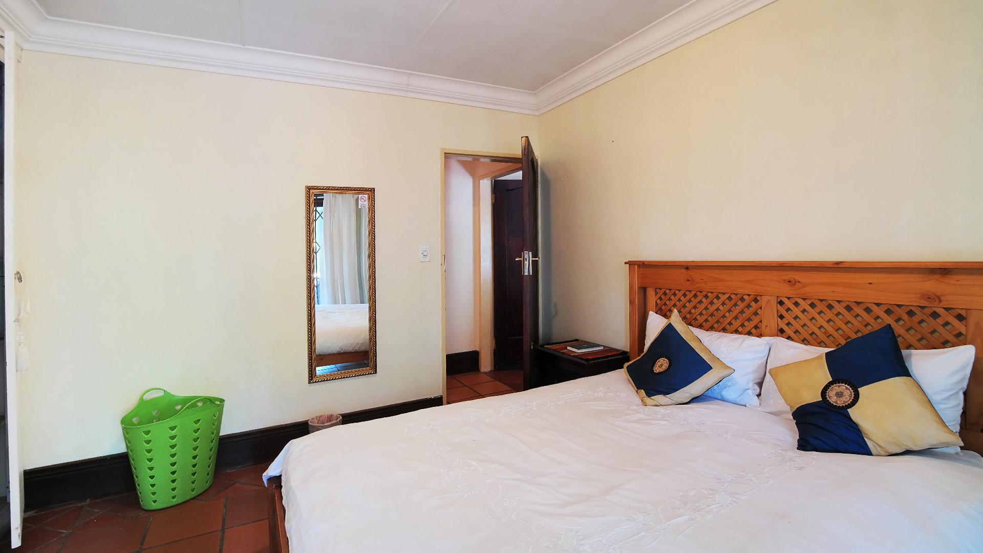 Bed Room 5+ - 88 square meters of property in Montana Park