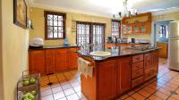 Kitchen - 25 square meters of property in Montana Park