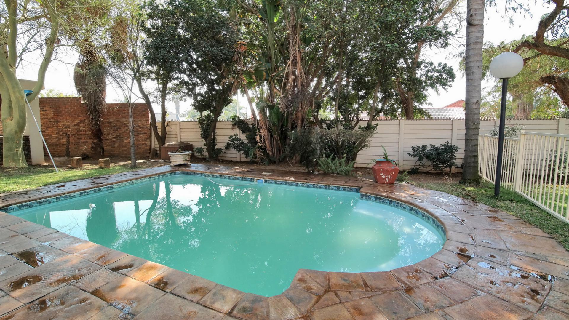 Front View of property in Montana Park