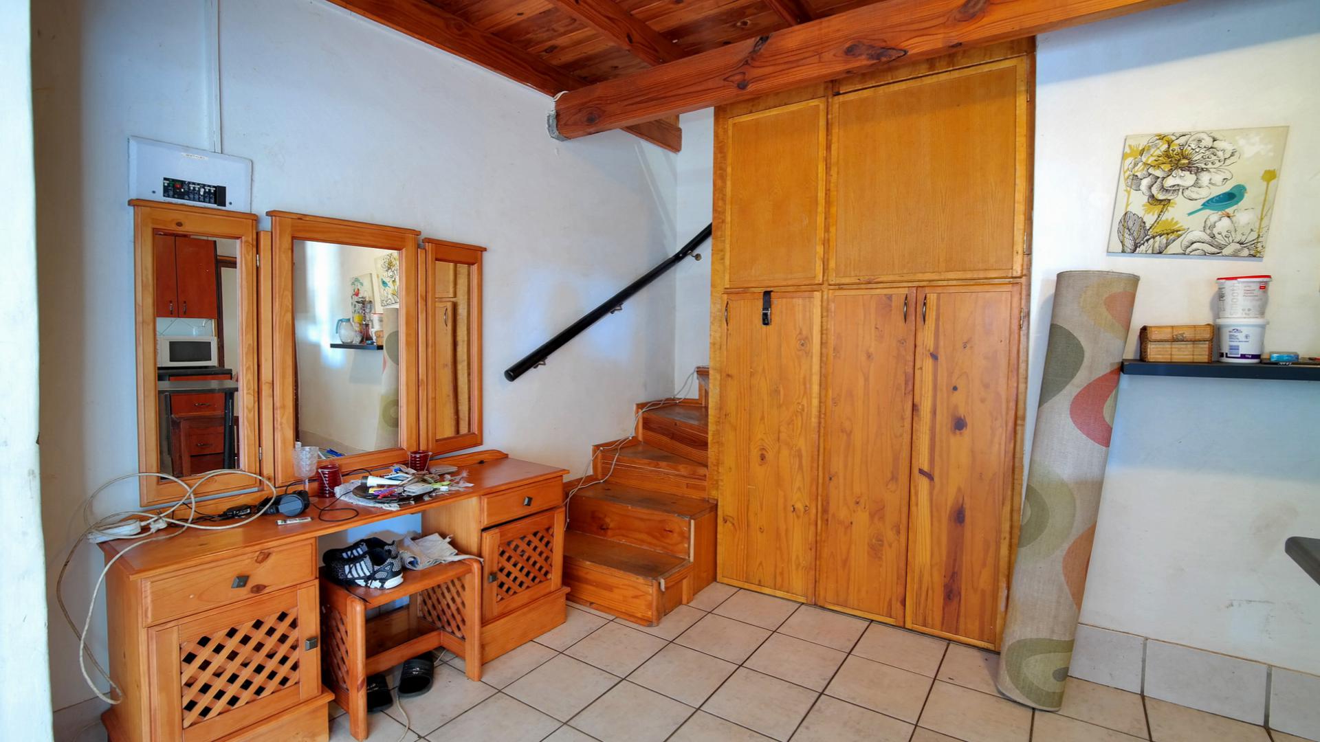 Kitchen - 30 square meters of property in Montana Park