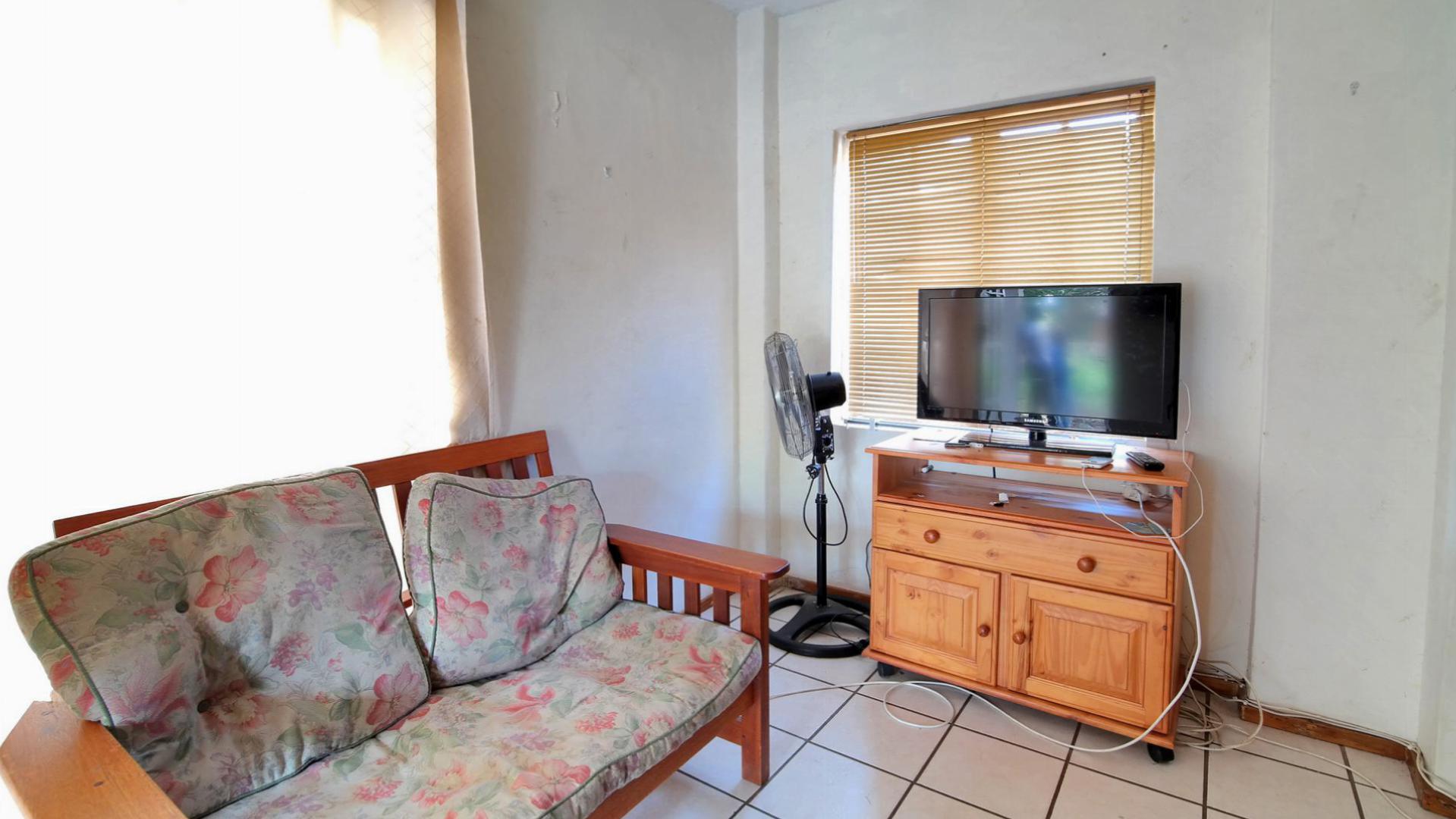 Lounges - 69 square meters of property in Montana Park