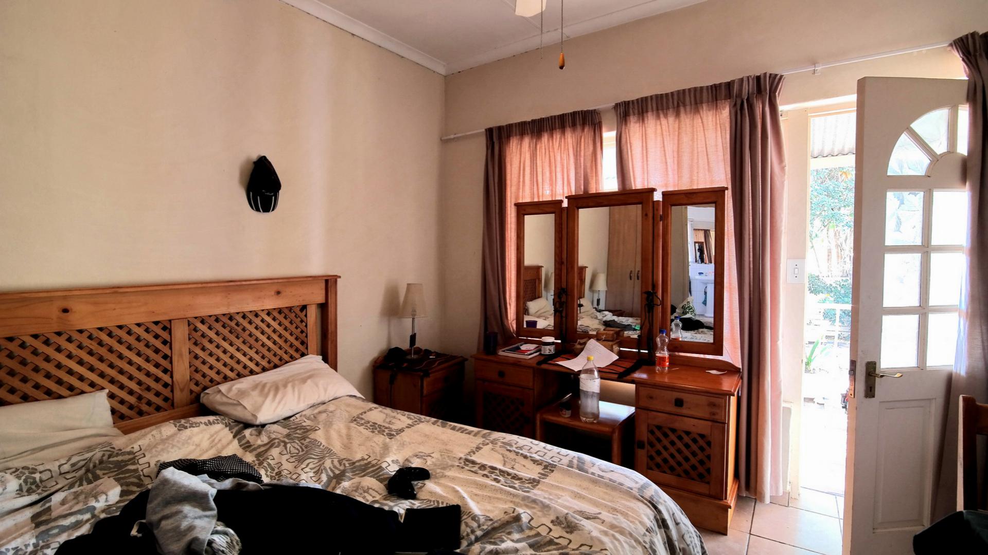 Bed Room 2 - 16 square meters of property in Montana Park