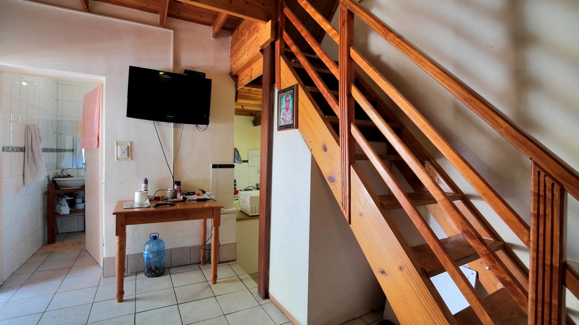 Lounges - 69 square meters of property in Montana Park