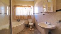 Bathroom 1 - 8 square meters of property in Montana Park