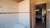 Bathroom 3+ - 46 square meters of property in Montana Park