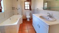 Bathroom 3+ - 26 square meters of property in Montana Park