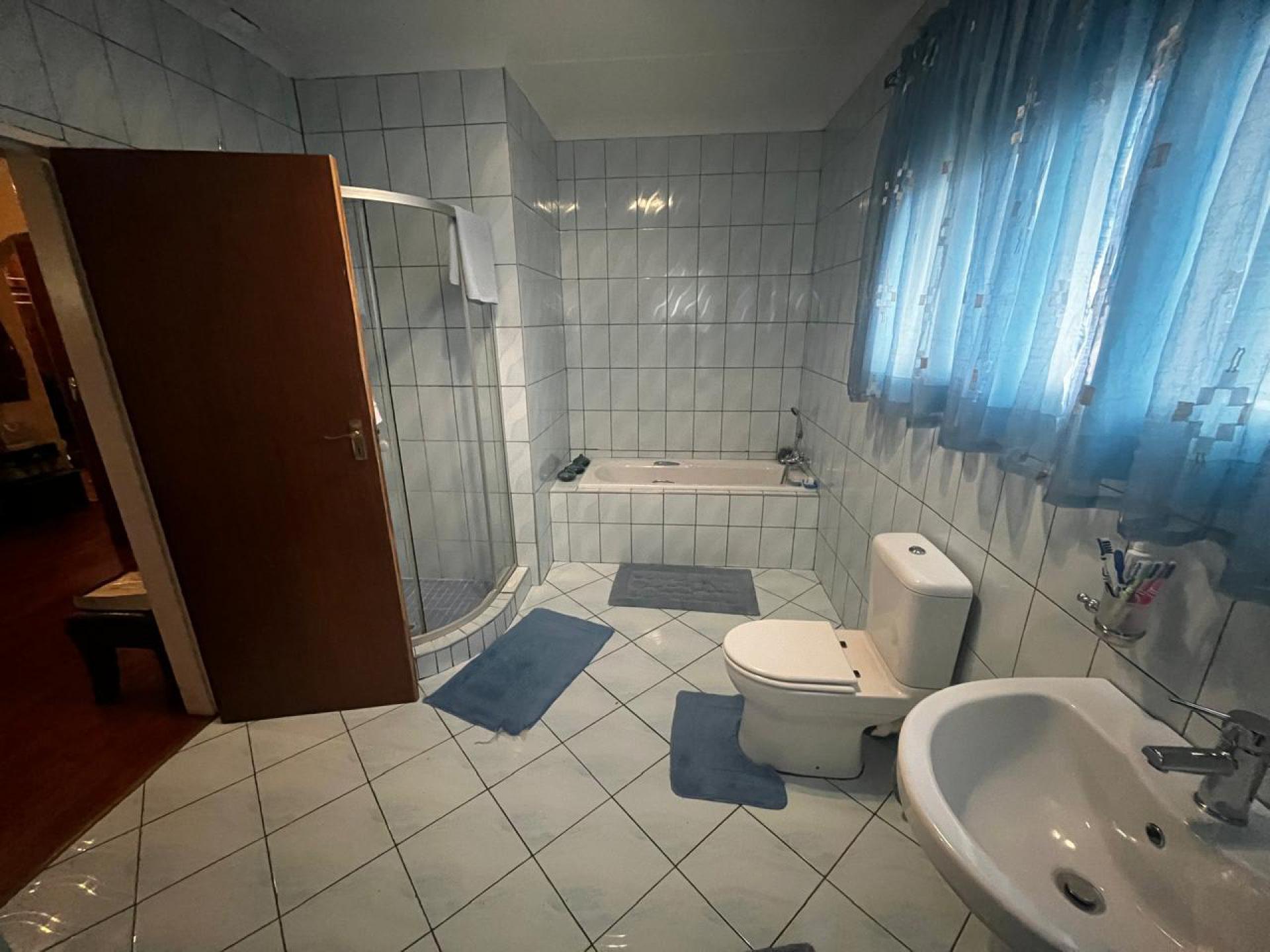 Bathroom 3+ of property in Monument Heights