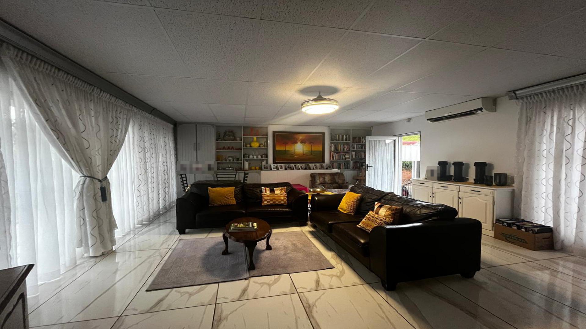 Lounges of property in Monument Heights