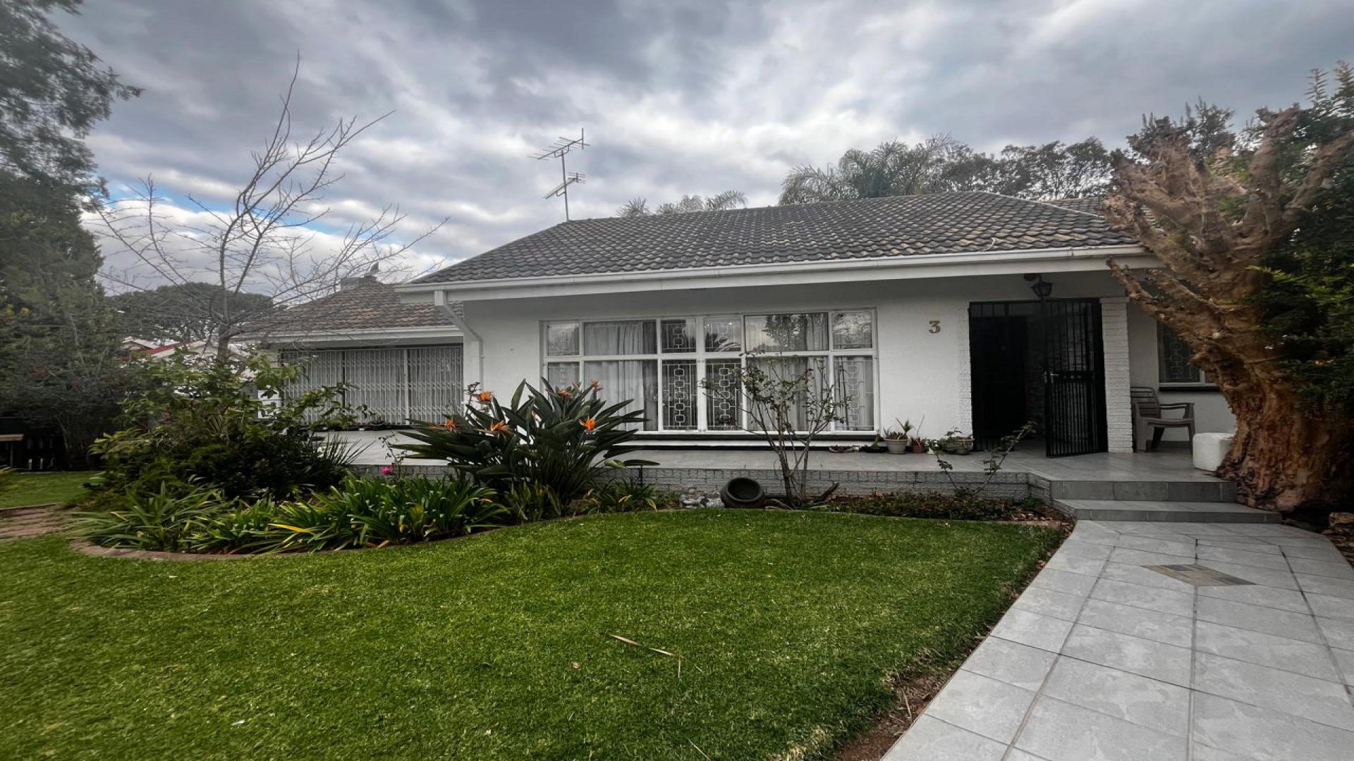 Front View of property in Monument Heights