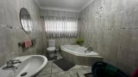 Bathroom 1 of property in Monument Heights